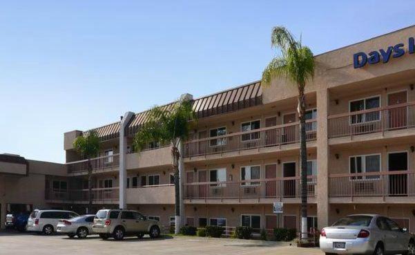 Days Inn By Wyndham Ontario Airport Exterior foto